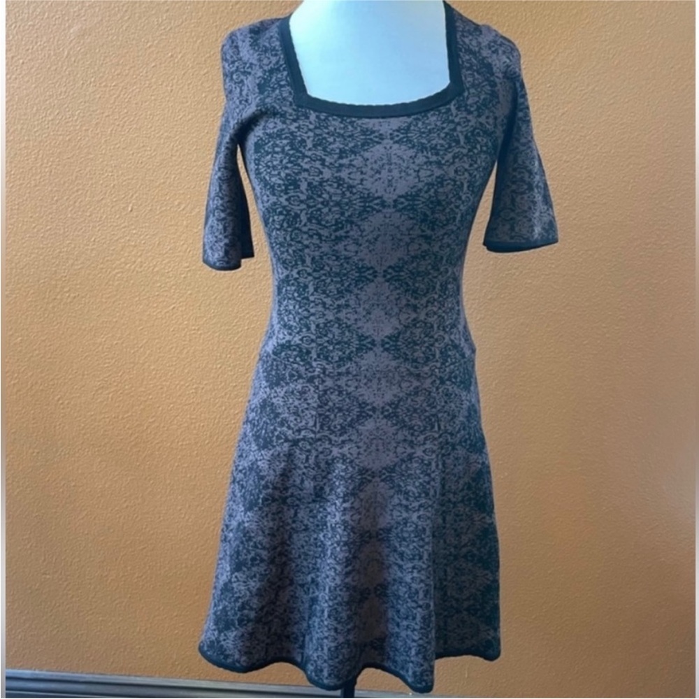 Nanette Lepore- Short Sleeve Print Knit Dress Size
Small EUC!